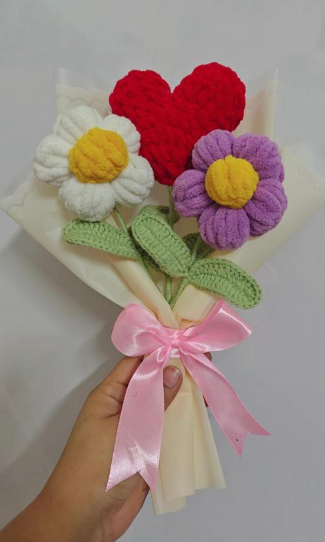 Cute Heart & Daisies Plush Crochet Bouquet