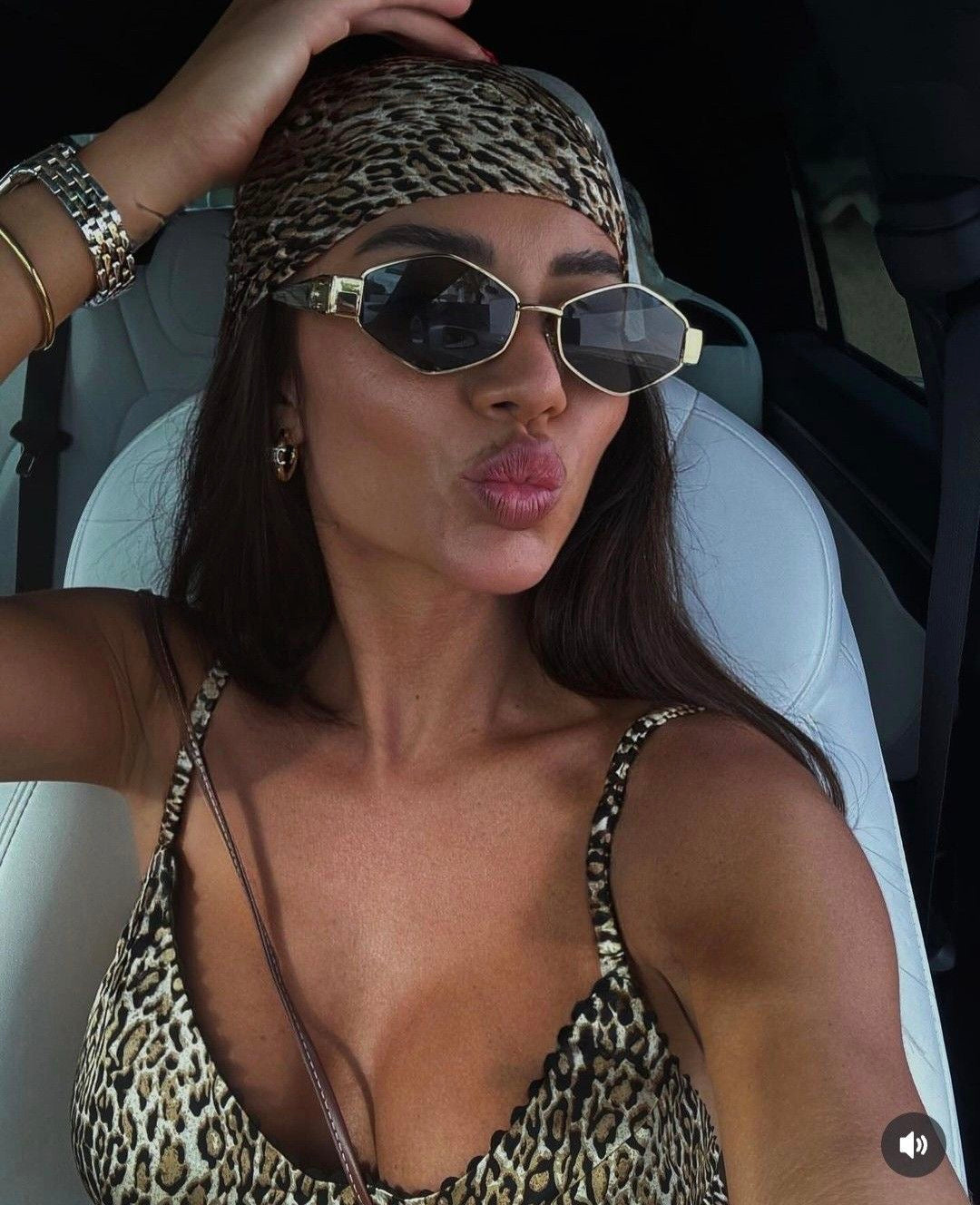 Luxury Vintage Rhombus Sunglasses Black & Gold