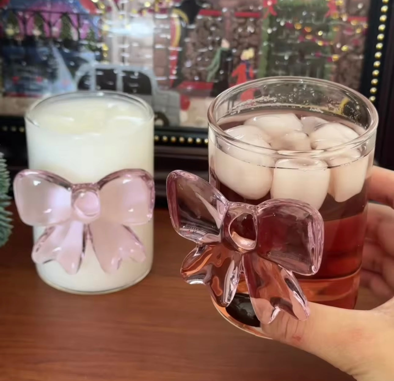 Exquisite Pink Bow Glass