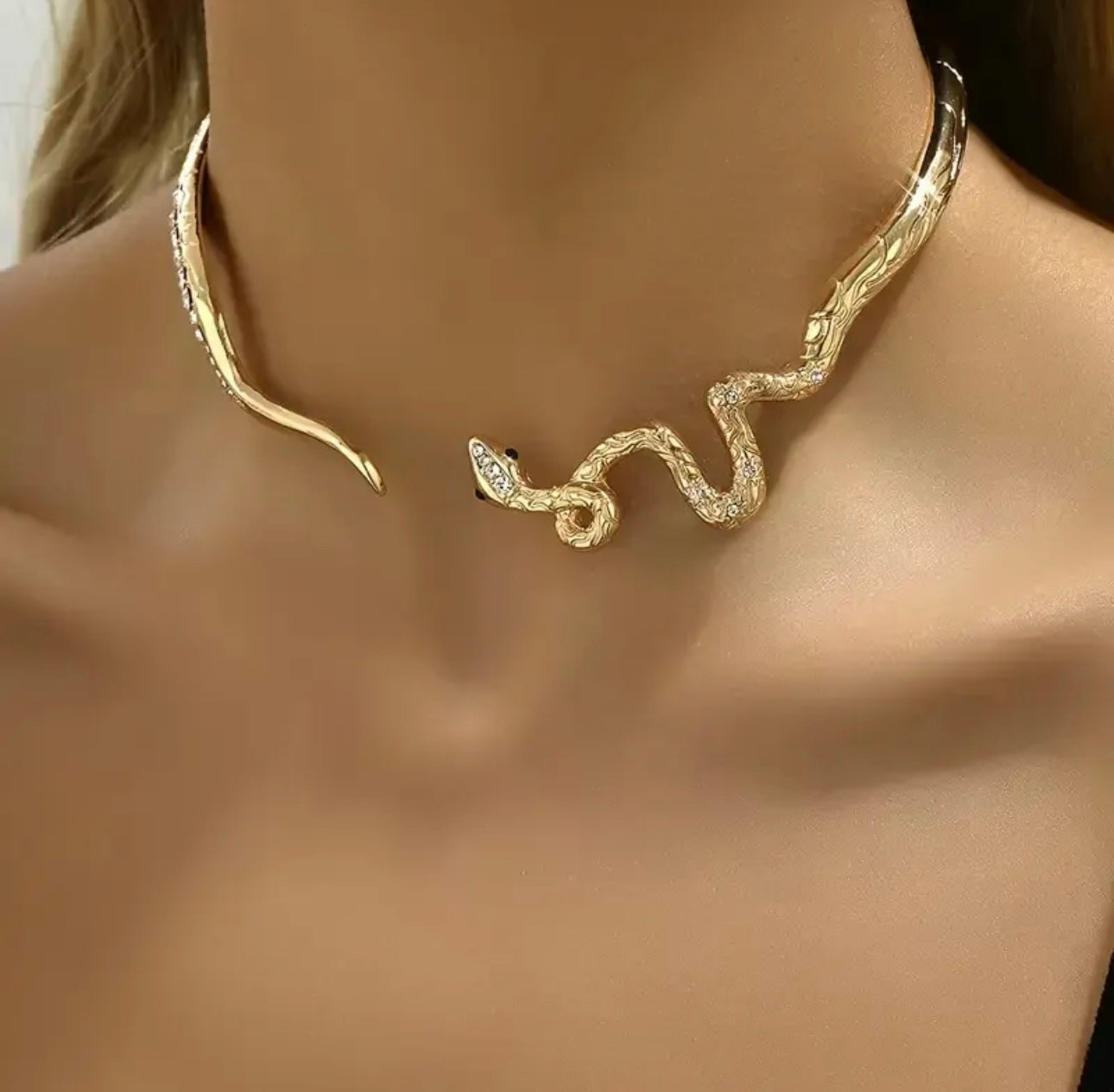 Elegant Snake Design Necklace
