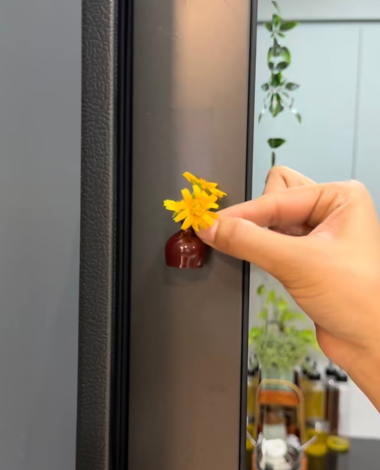 Cute Miniature Vase with Magnets (Only Pots, Flowers not included)