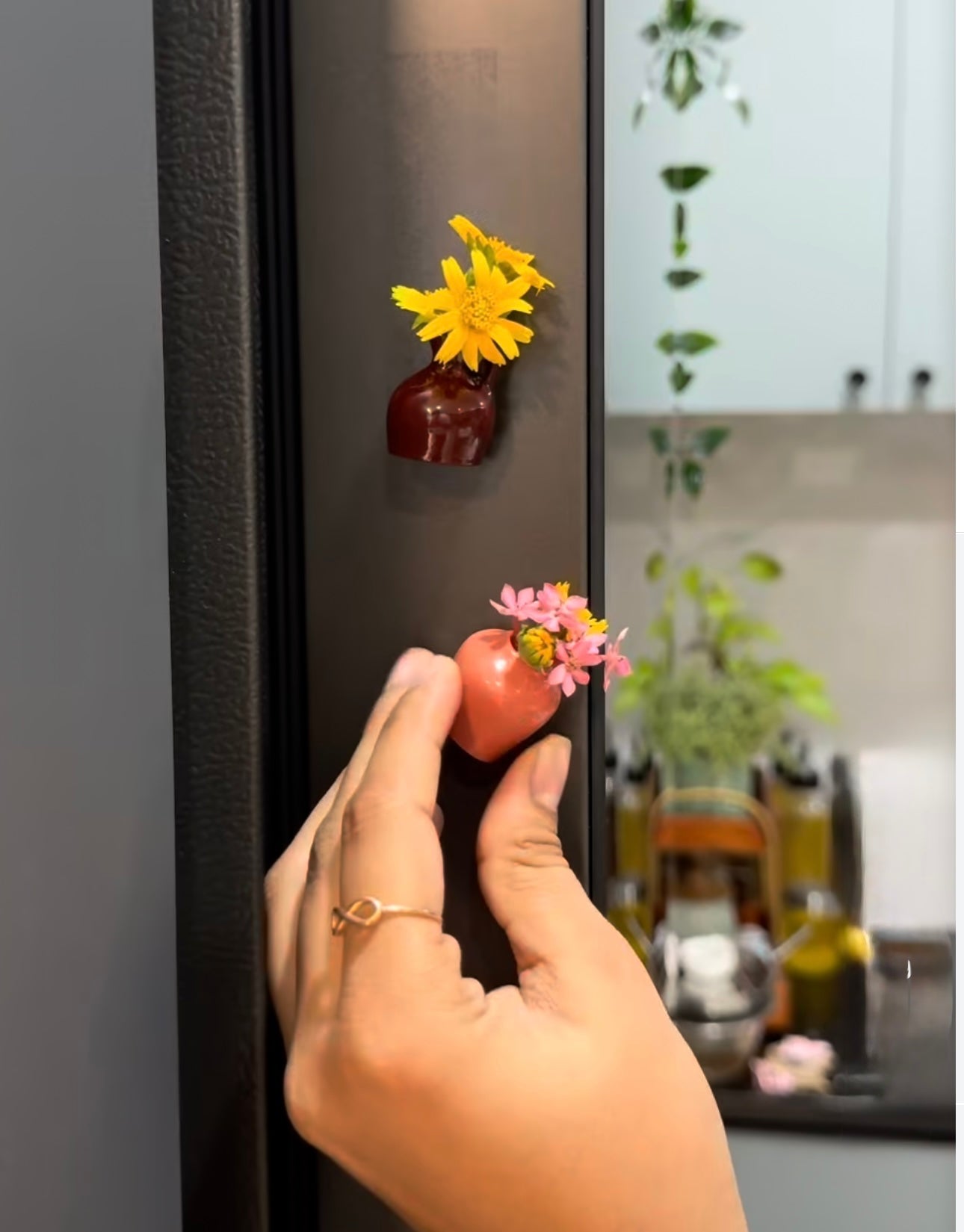 Cute Miniature Vase with Magnets (Only Pots, Flowers not included)