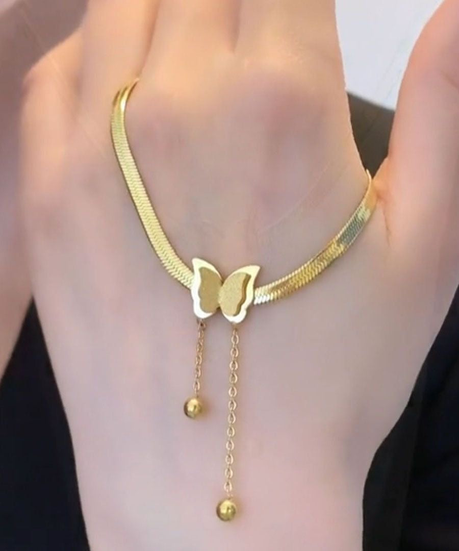 Modern Gold Plated Stainless Steel Butterfly Tassel Daisy Necklace