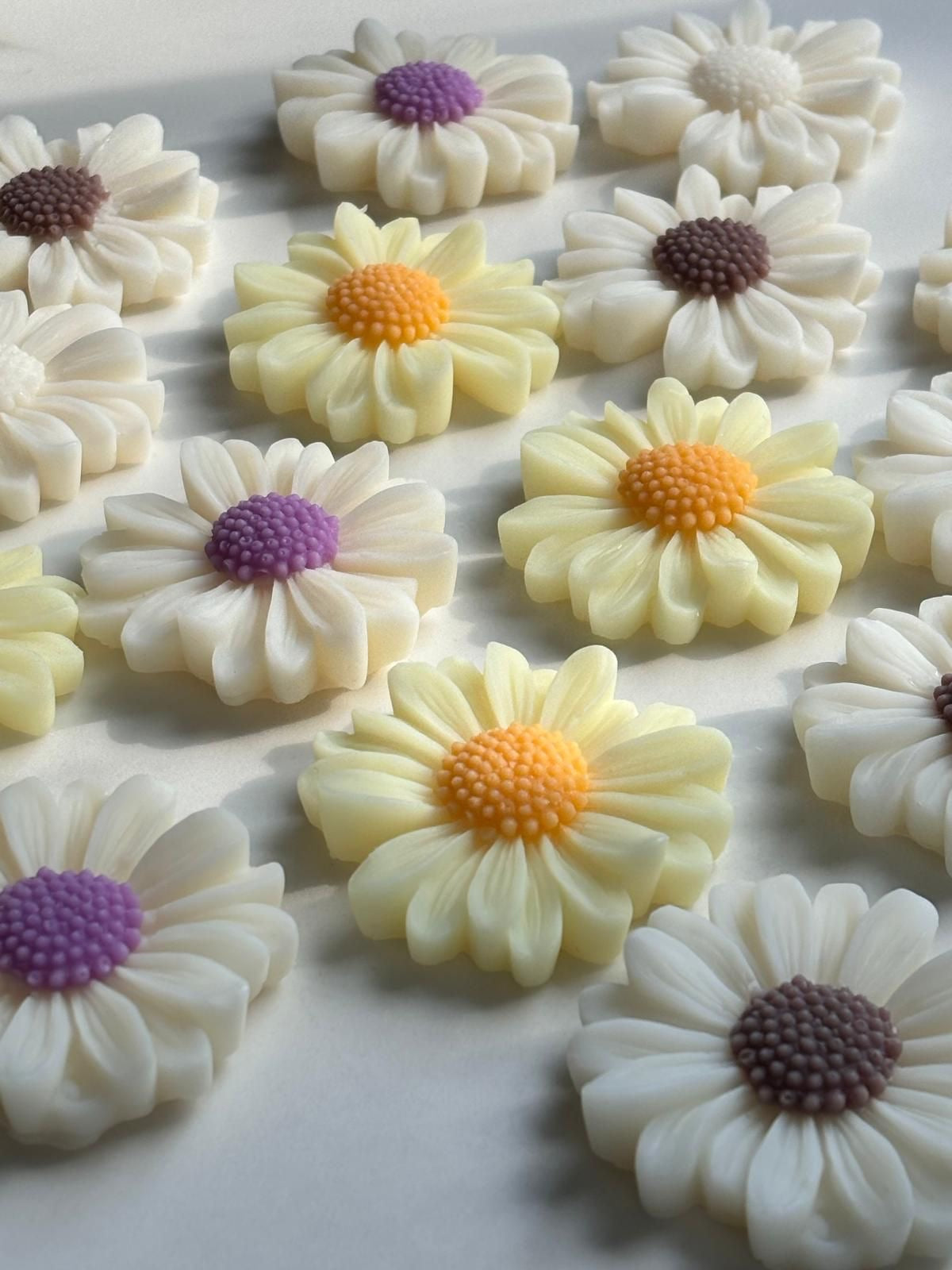 Cute Daisy Candle
