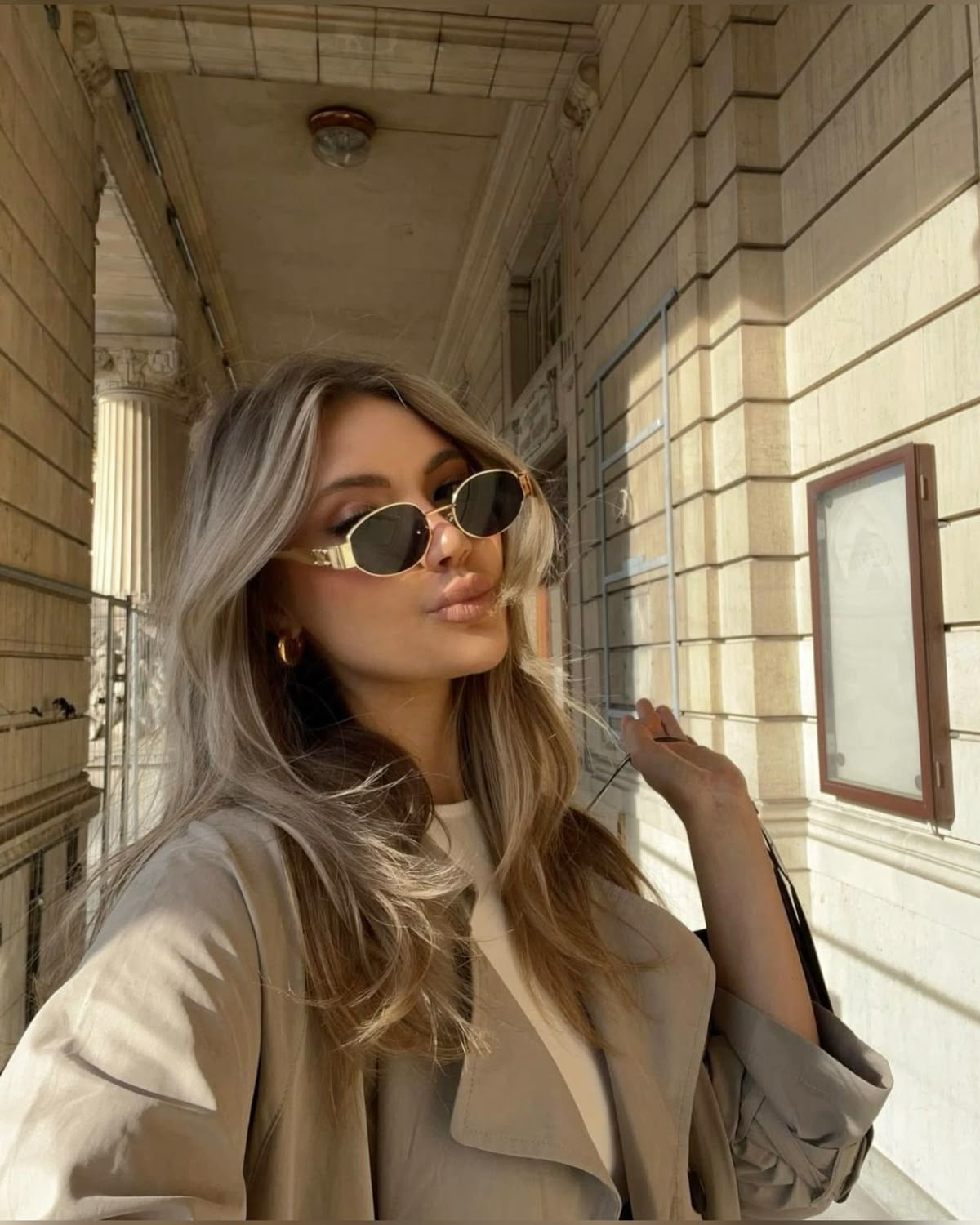 Luxury Vintage Oval Sunglasses Black & Gold with Metal Rim