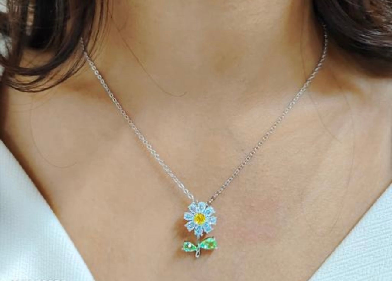 Silver Plated Daisy Flower Minimalist Necklace