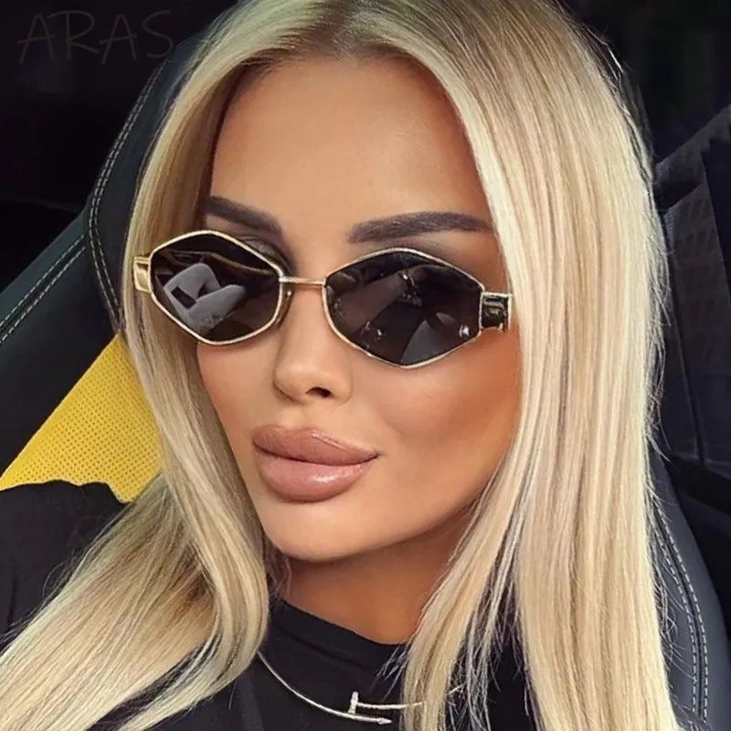 Luxury Vintage Rhombus Sunglasses Black & Gold