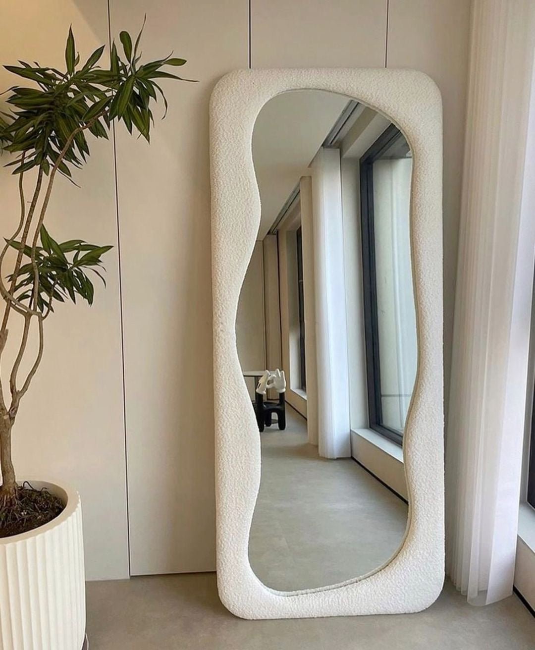 Nordic Wavy Irregular Mirror