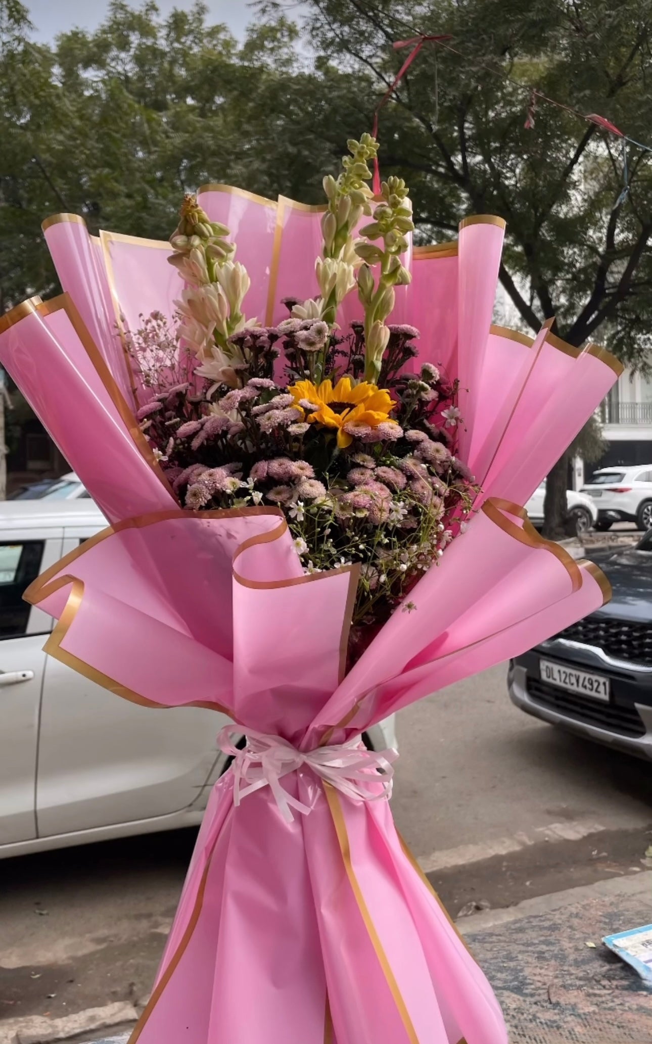 Premium Fresh Flowers Bouquet with Korean Sheets (Only deliverable in Delhi/NCR)