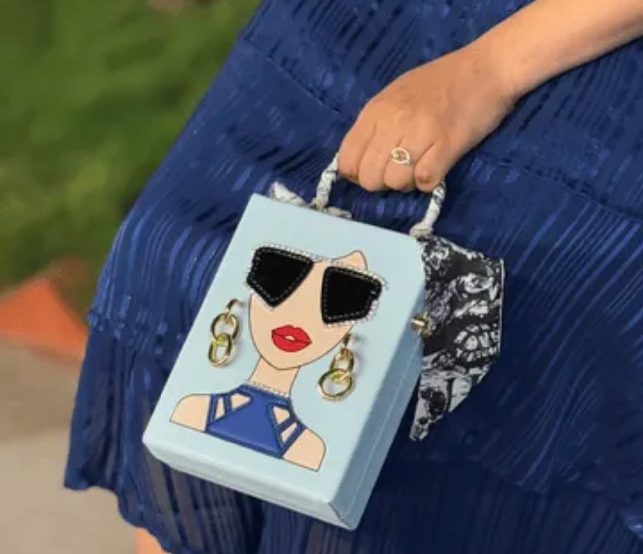 Exclusive Stylish Woman Statement Bag
