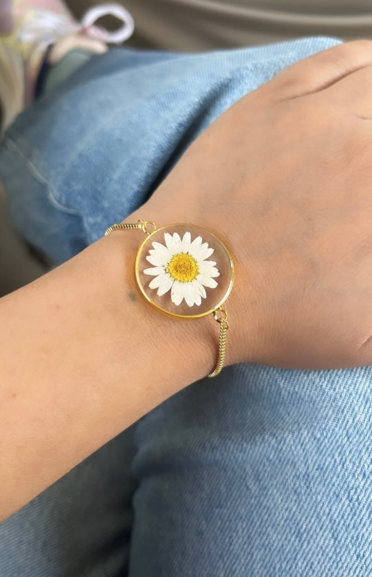 Petite Bracelet with Real Daisy Flower