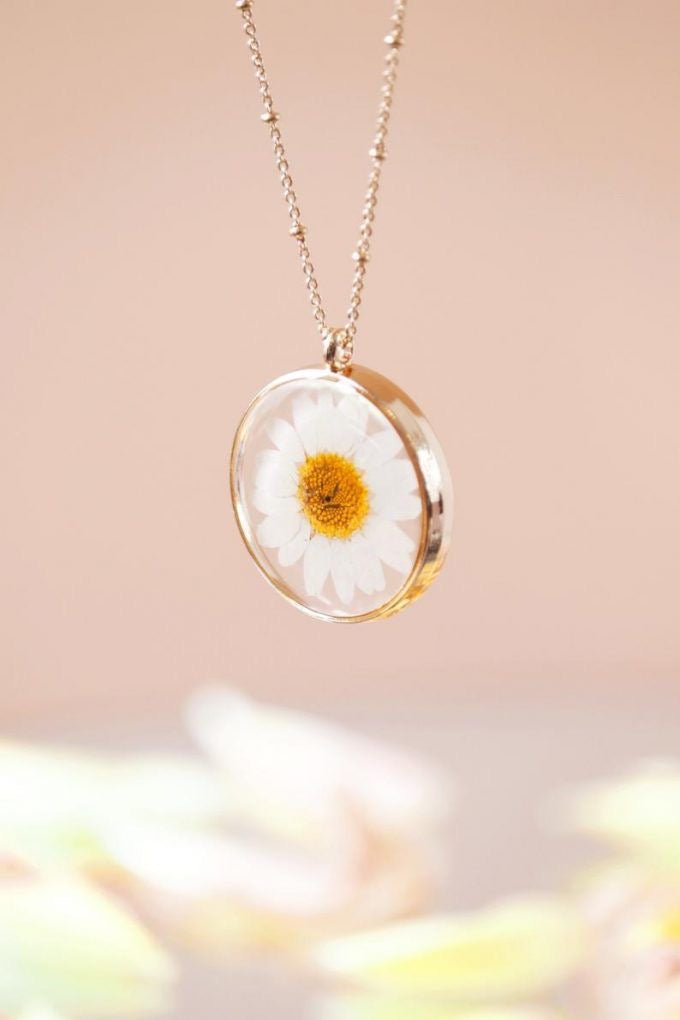 Pendants with Real Pressed Daisy Flower