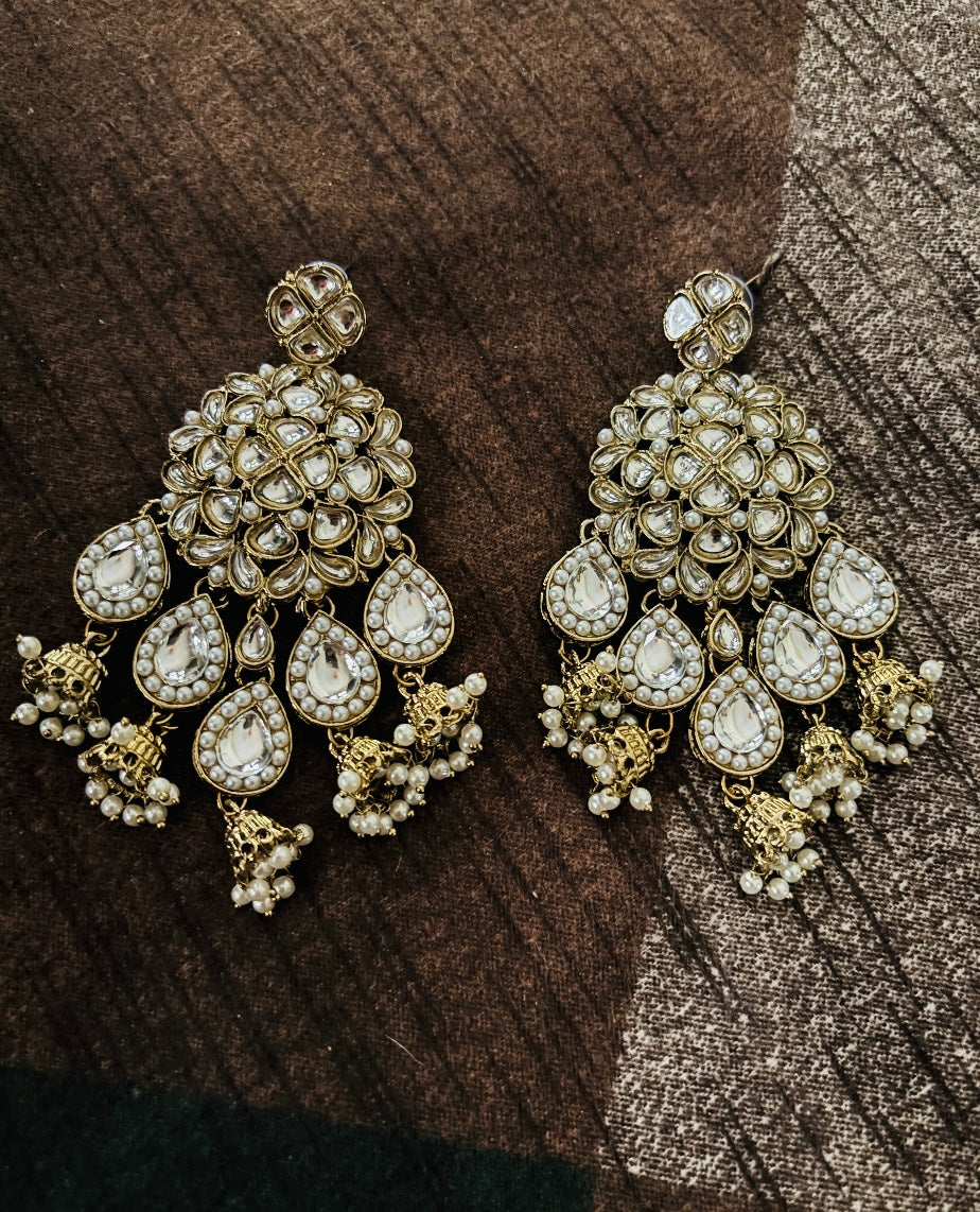 Elegant Kundan Drop Earrings