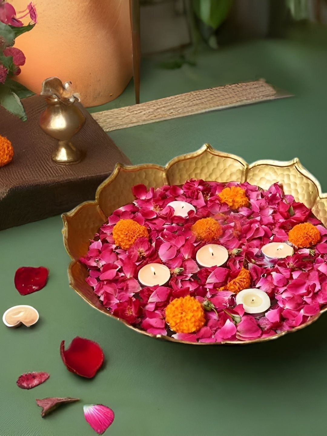 Decorative Lotus Shape Scallop Gold Urli Bowl for Diwali