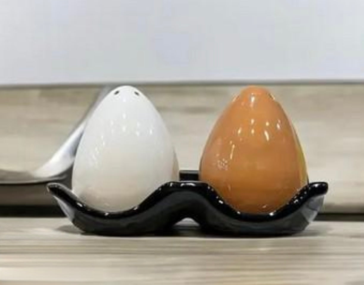 Ceramic Eggs Design Salt & Pepper Shaker Set