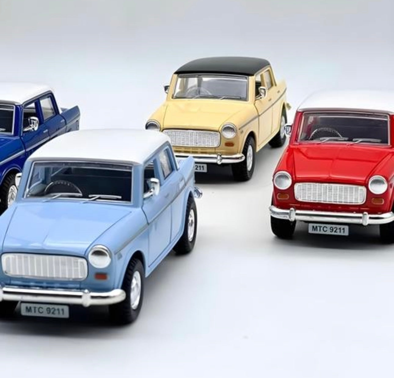 Miniature Vintage Toy Car (Assorted Color)