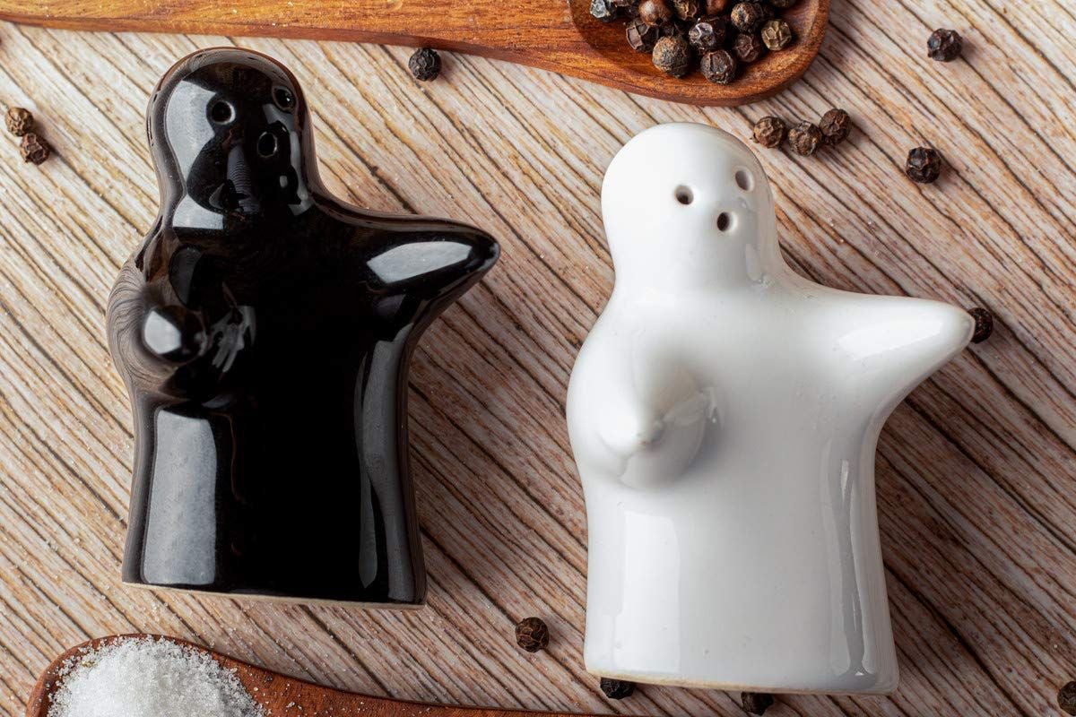Black & White Ghost Salt & Pepper Shaker Set