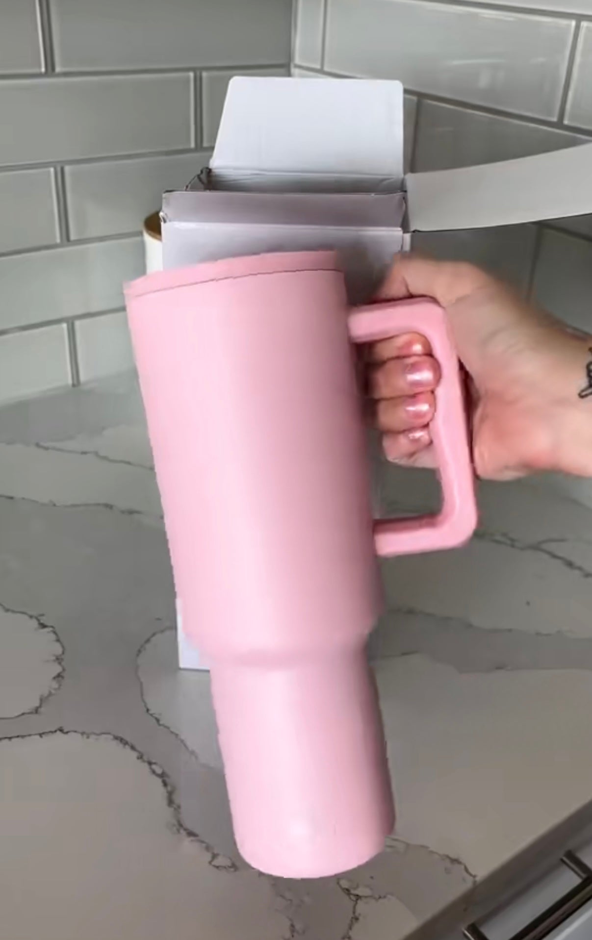 Stanley Mug Imitation Tumbler with Straw & Lid (Baby Pink)