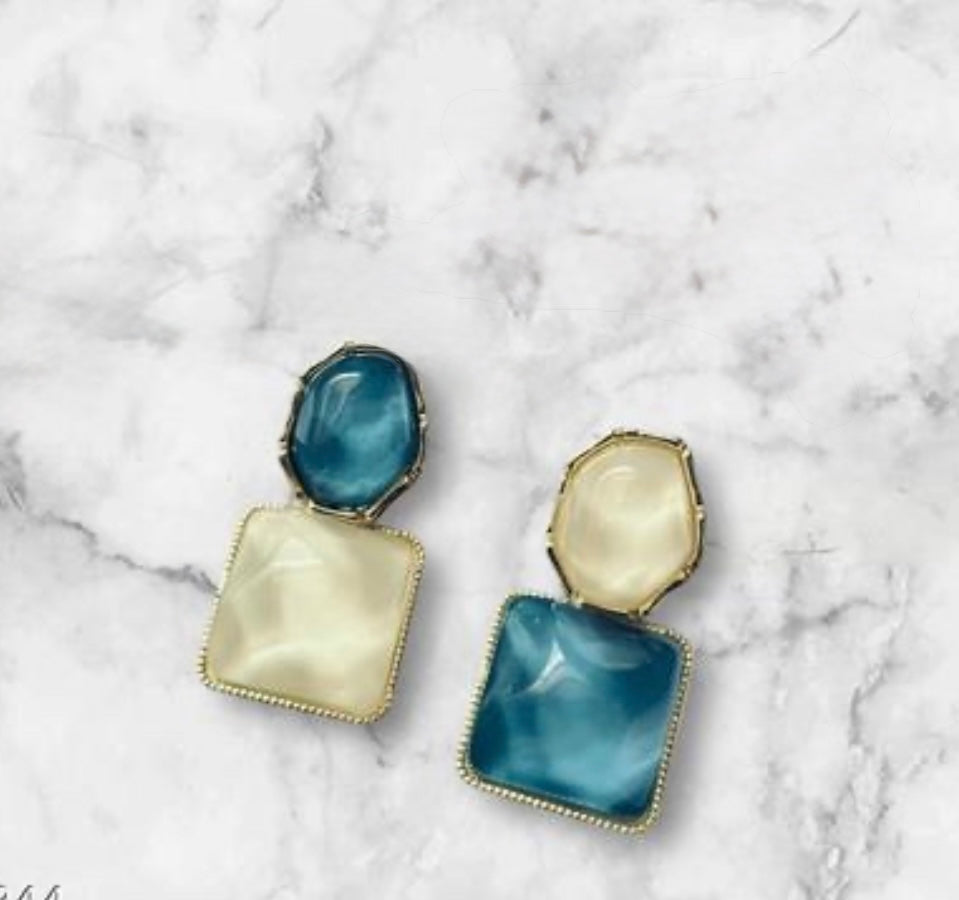 Elegant Gold Plated Blue & White Gemstone Upside Down Ripple Earrings