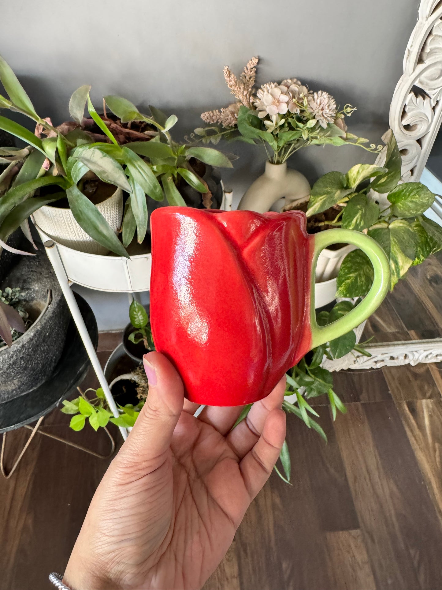 Classy Sleek Tulip Mug
