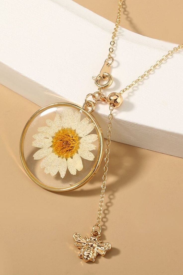 Pendants with Real Pressed Daisy Flower