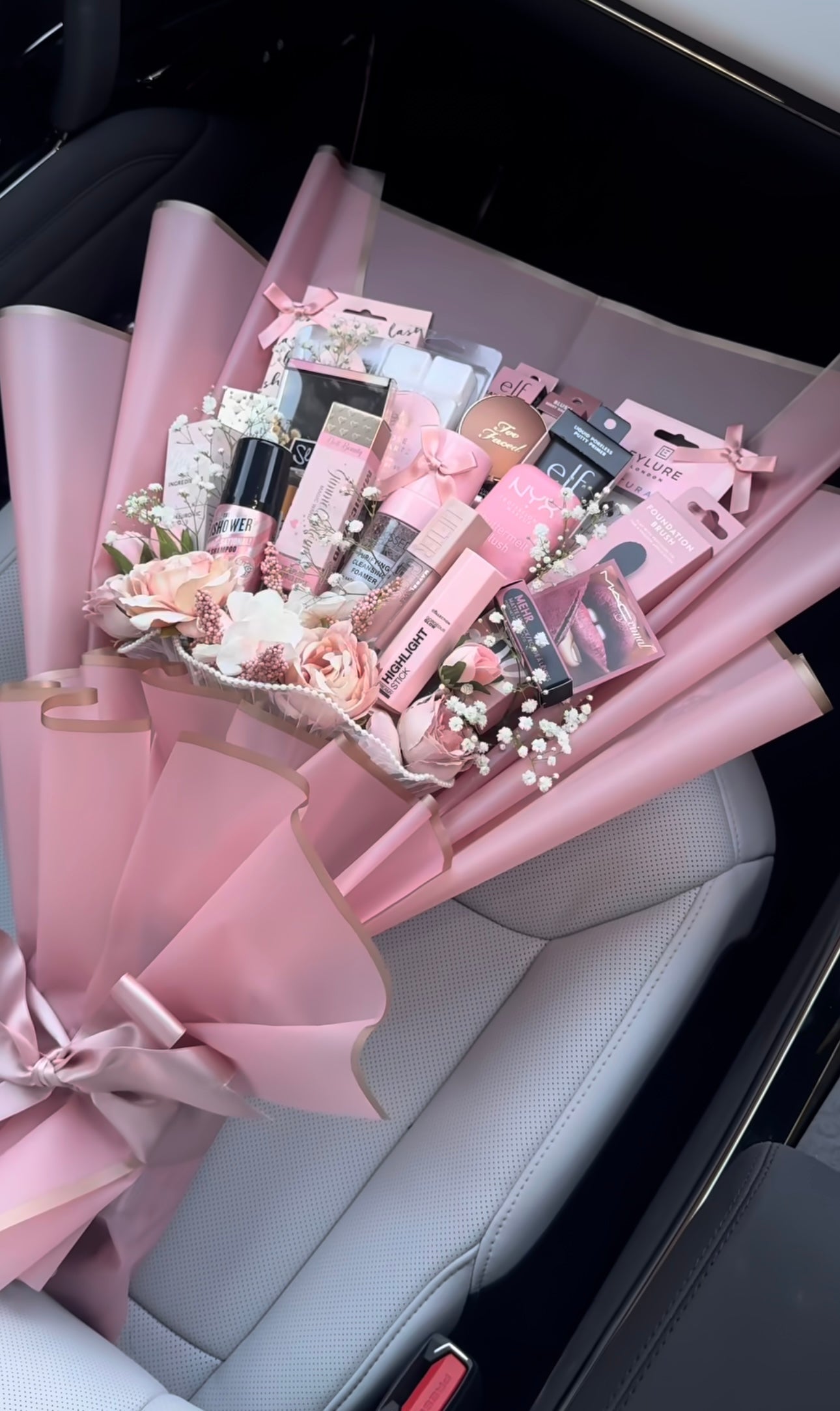 Baby Pink Luxe Beauty Gift Bouquet (Only deliverable in Delhi/NCR)