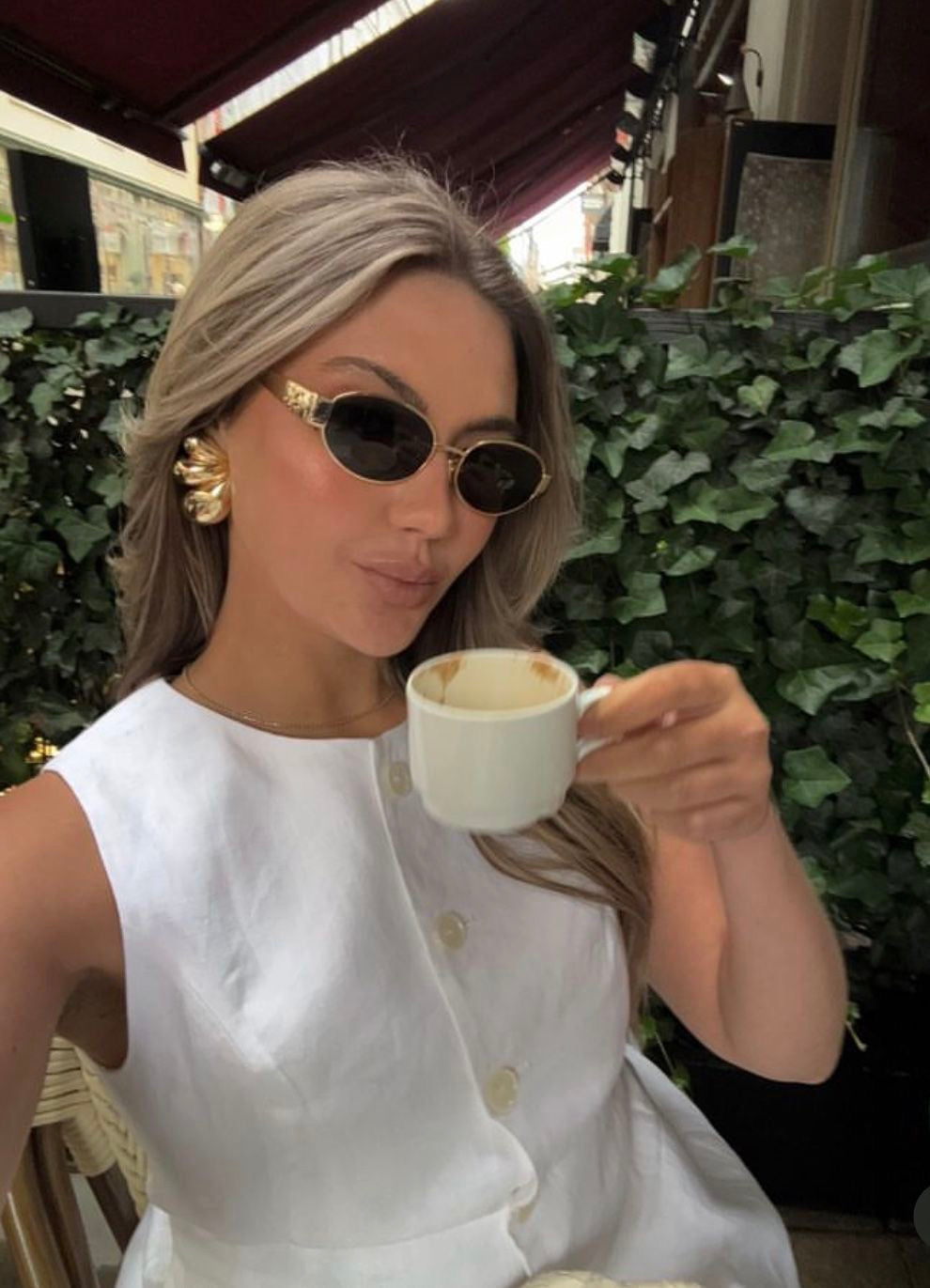 Luxury Vintage Oval Sunglasses Black & Gold with Metal Rim
