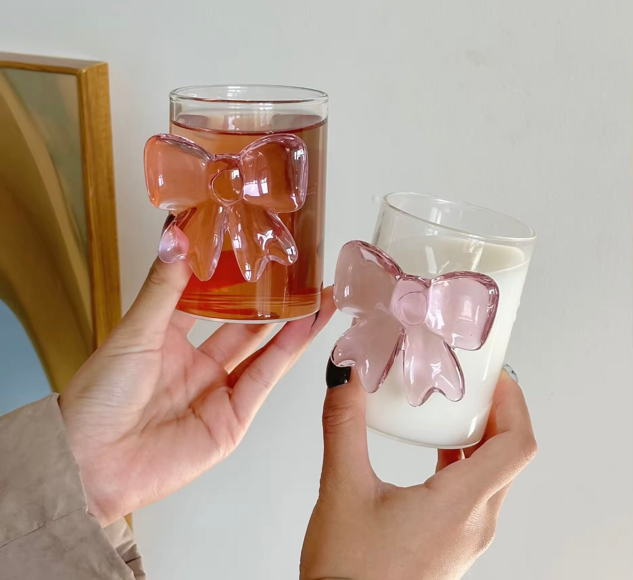 Exquisite Pink Bow Glass