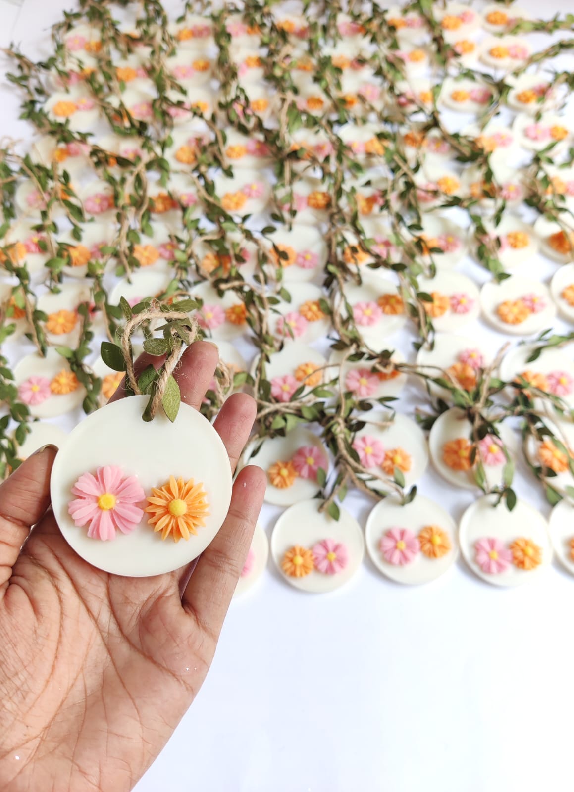 Daisy Candles Return Favours with Net Packaging & Personalised Tags