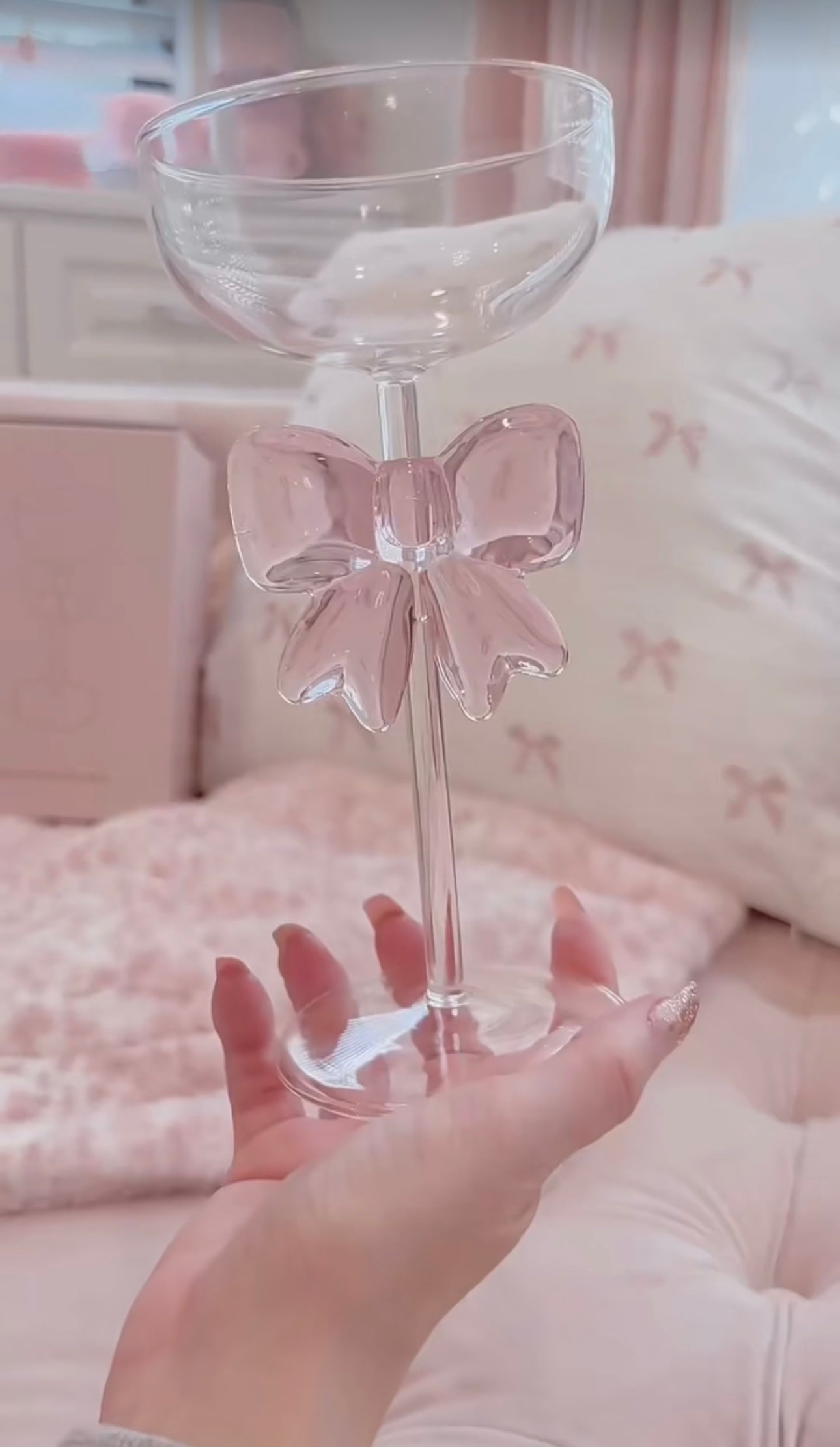 Exquisite Pink Bow Coupe Wine Glass