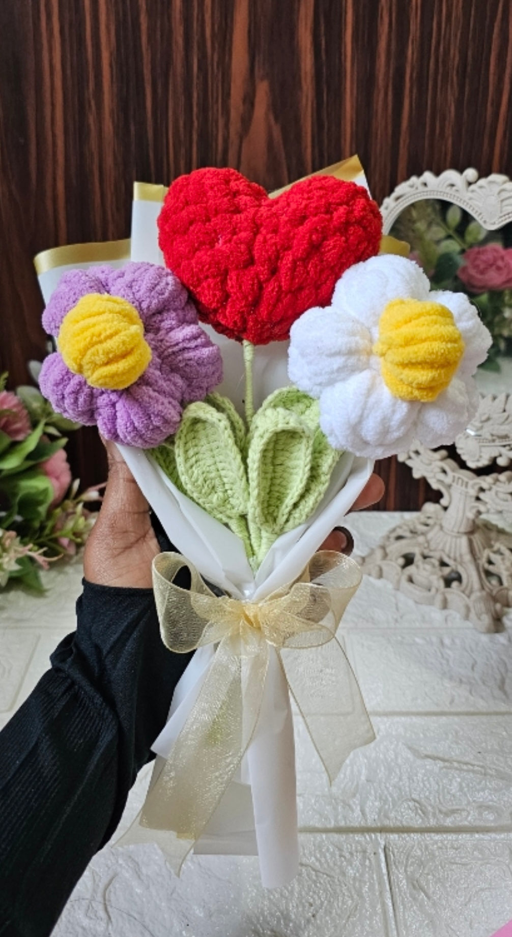 Cute Heart & Daisies Plush Crochet Bouquet