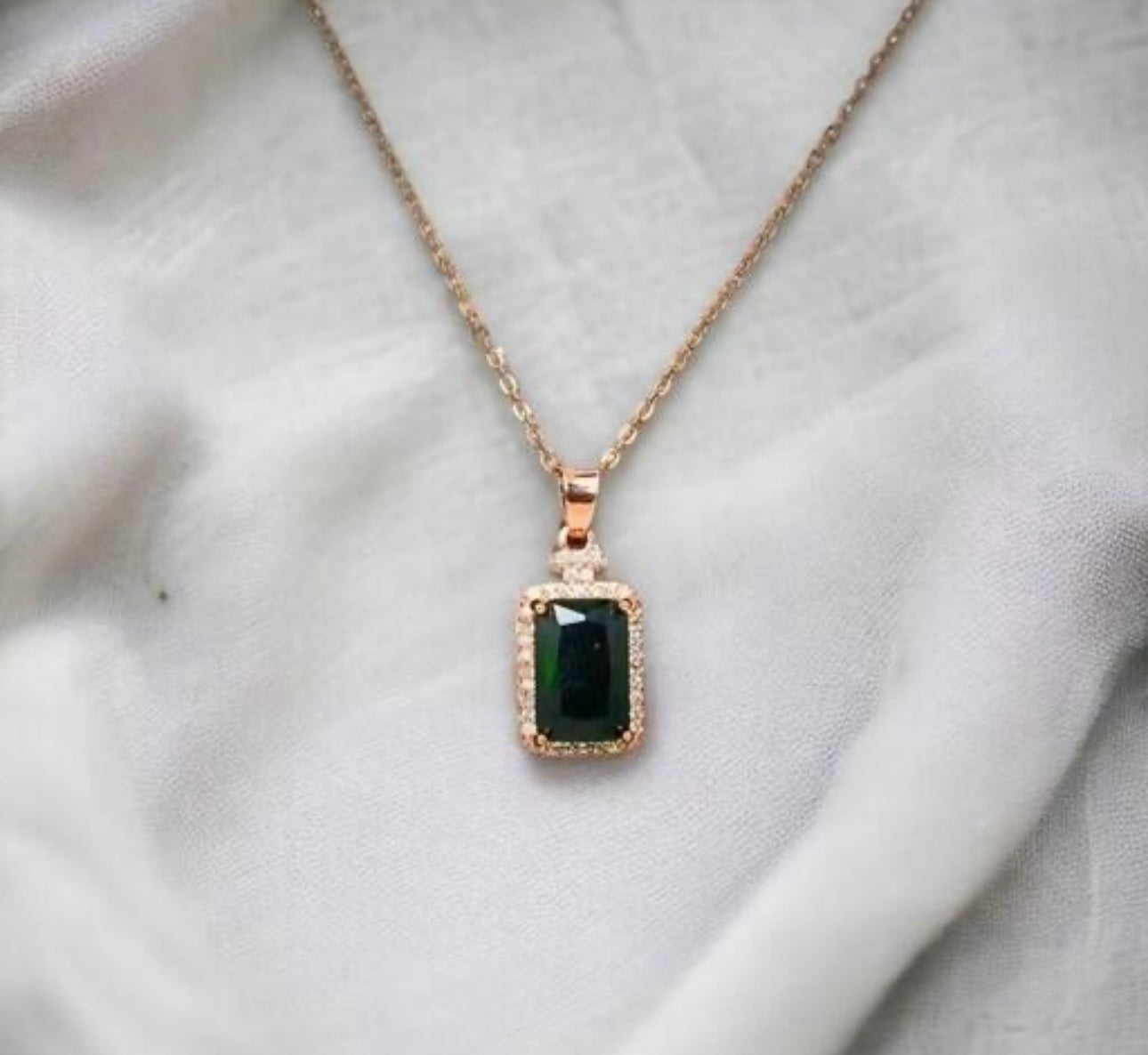 Retro Geometric Titanium Emerald Green Zircon Pendant
