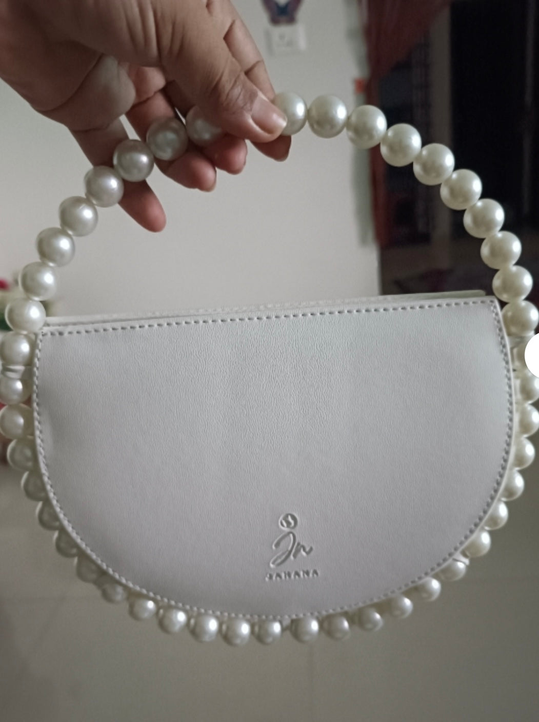 Elegant Halo Handbag with Pearls Detailing