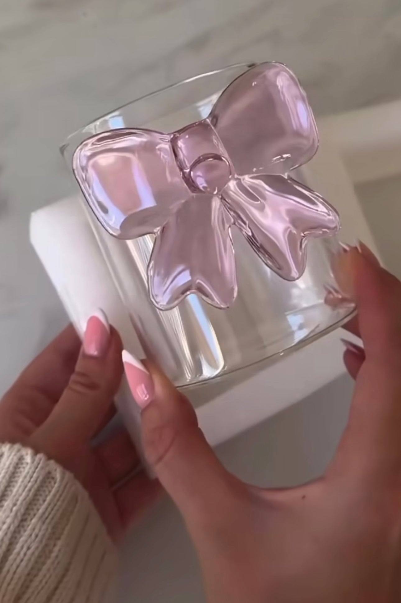 Exquisite Pink Bow Glass