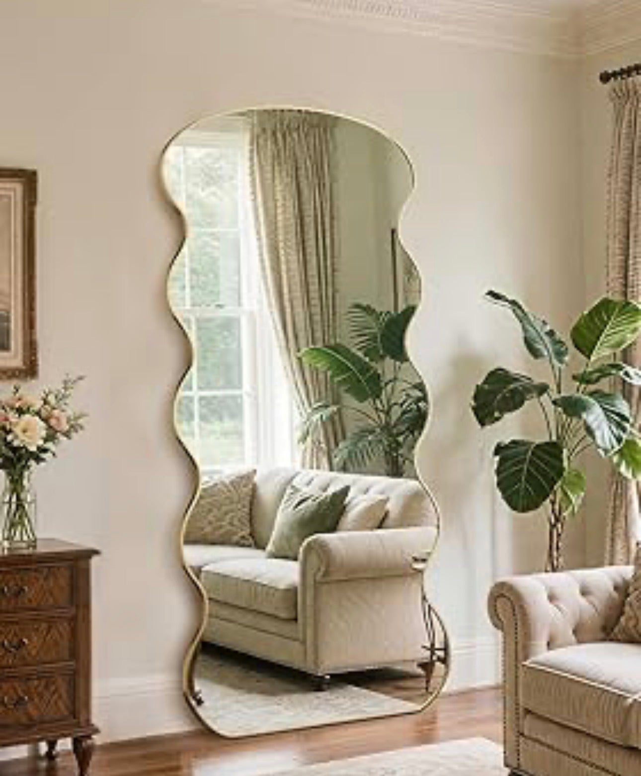 Aesthetic Wavy Gold Border Mirror - Only deliverable in Delhi/NCR