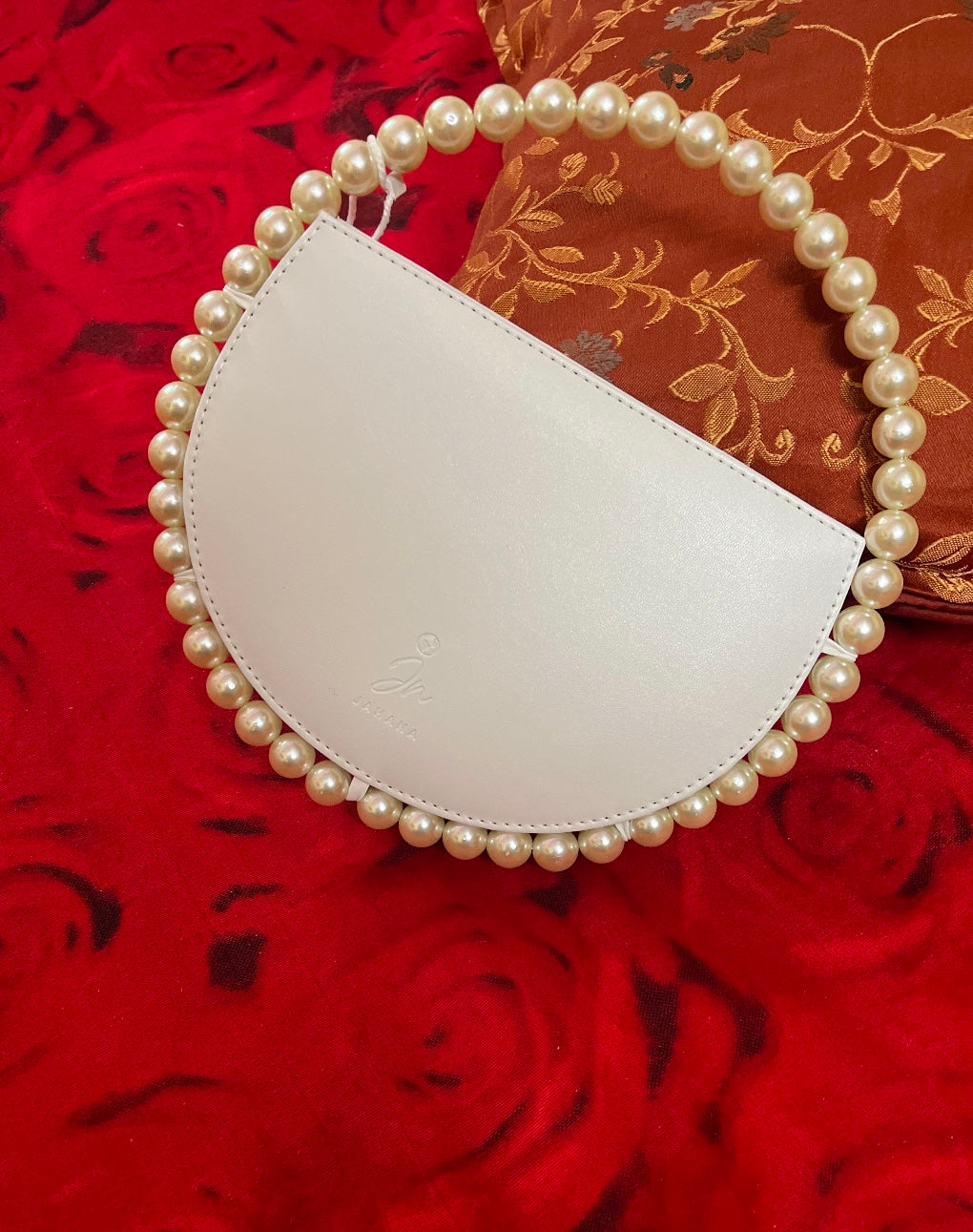 Elegant Halo Handbag with Pearls Detailing