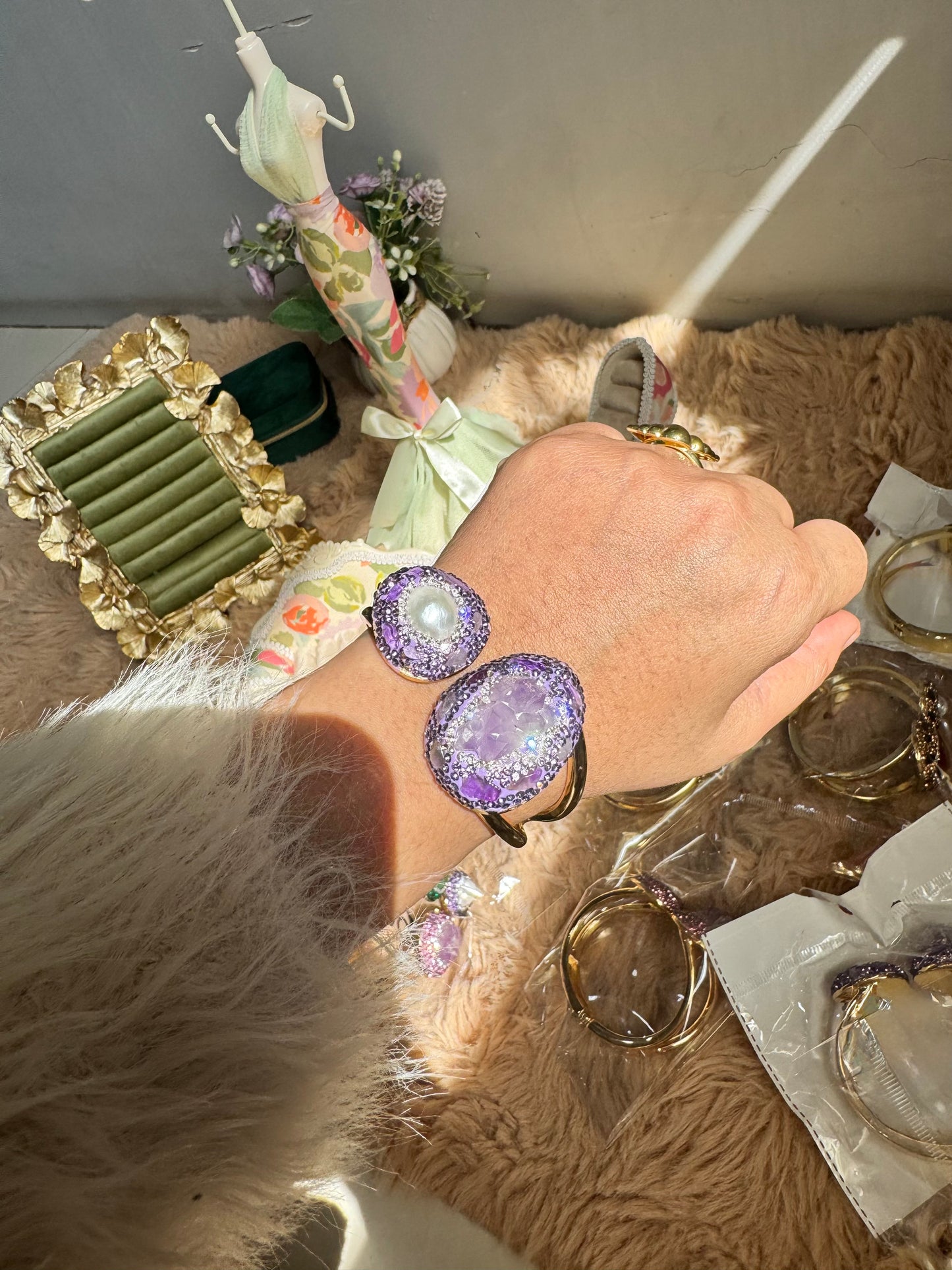 Luxe Anti Tarnish Gold Plated Adjustable Amethyst Geode Crystal Stones Bracelet