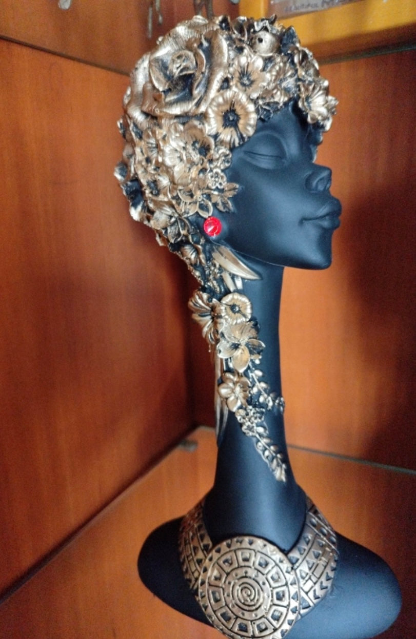 Decorative African Sculpture Showpiece