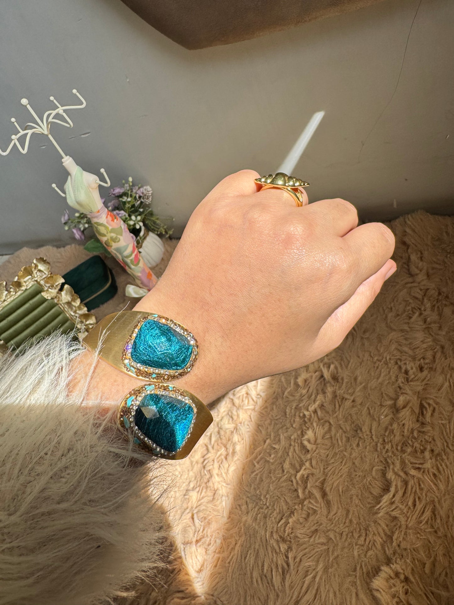 Luxe Anti Tarnish Gold Plated Adjustable Amethyst Geode Crystal Stones Bracelet