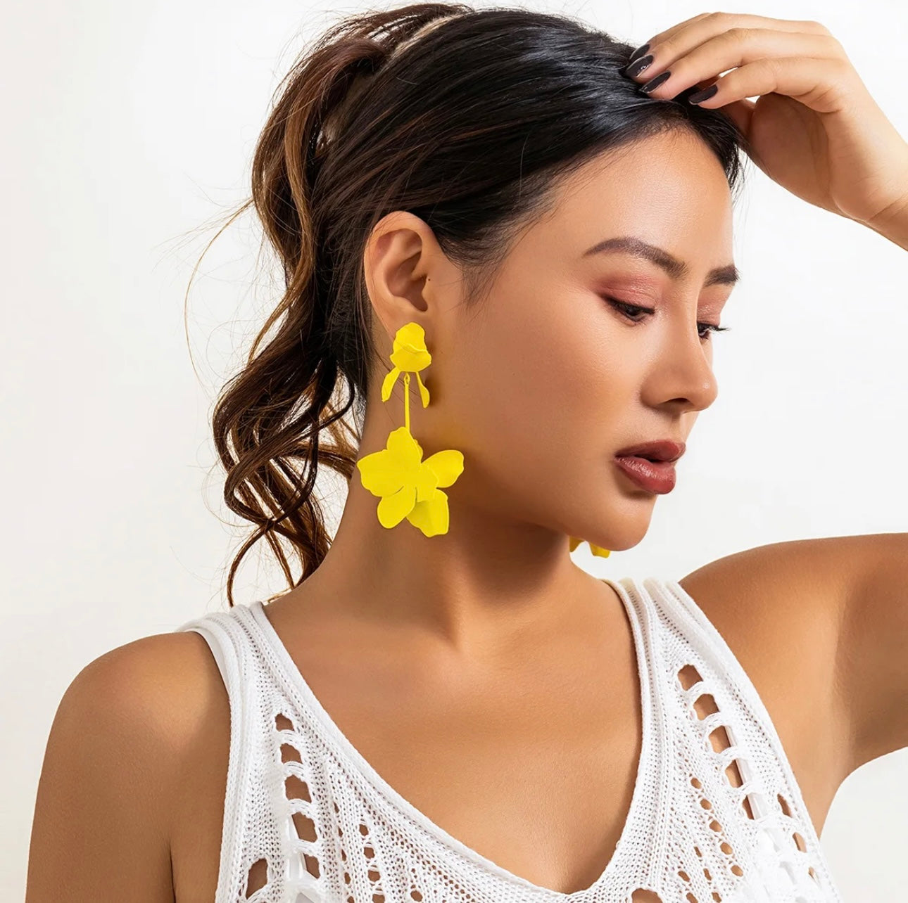 Retro Fashion Metal Flower Earrings