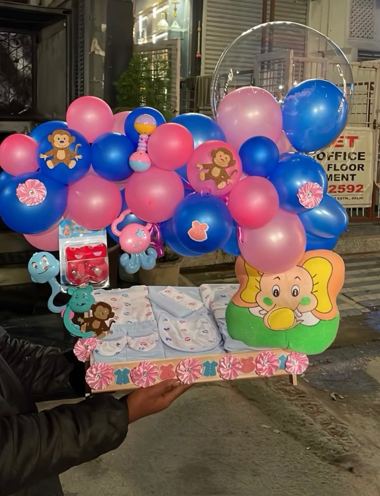 Premium Balloon Baby Gift Basket (Only deliverable in Delhi/NCR)