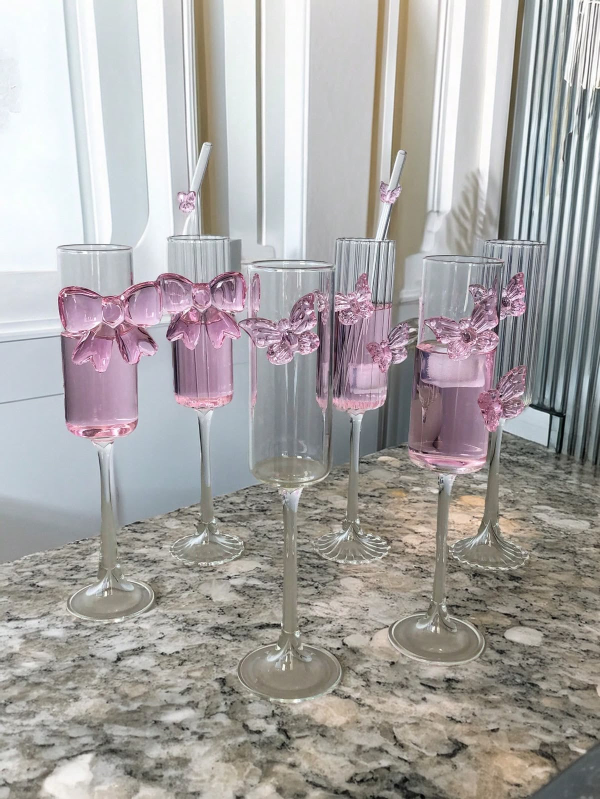 Exquisite Pink Bow Champagne Glass (Contains 2 Glasses)