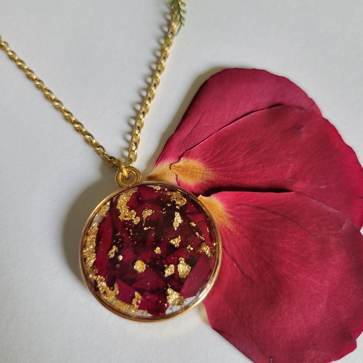 Rose Preservation in Pendant