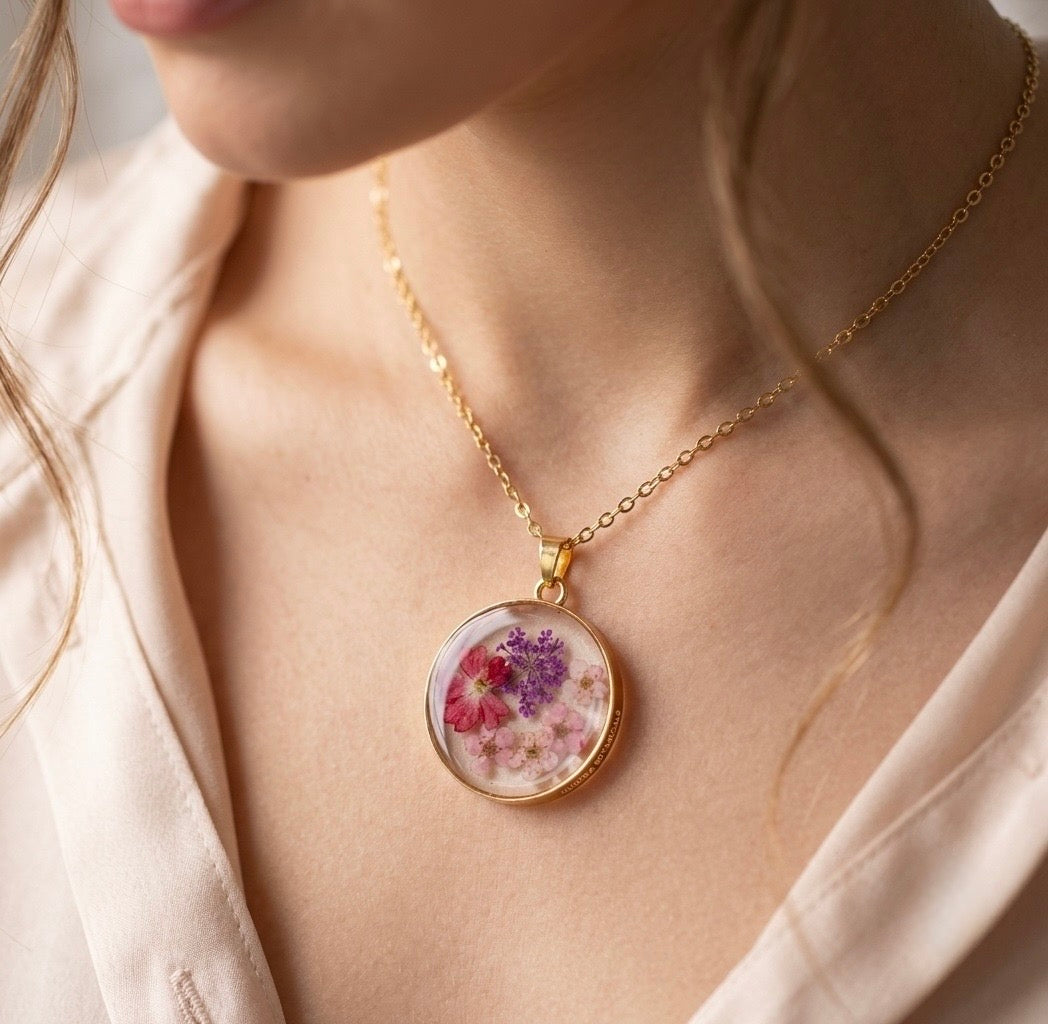 “Jhalkiyan” Pink Real Flowers Pendant (1 Piece)