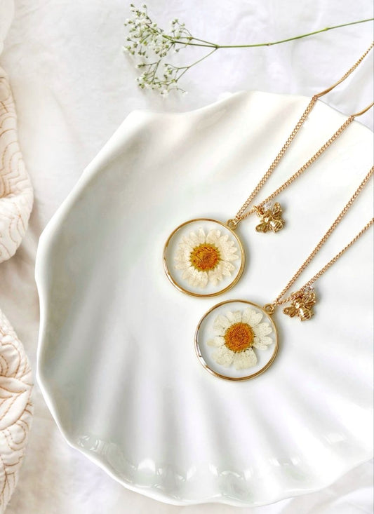 Pendants with Real Pressed Daisy Flower