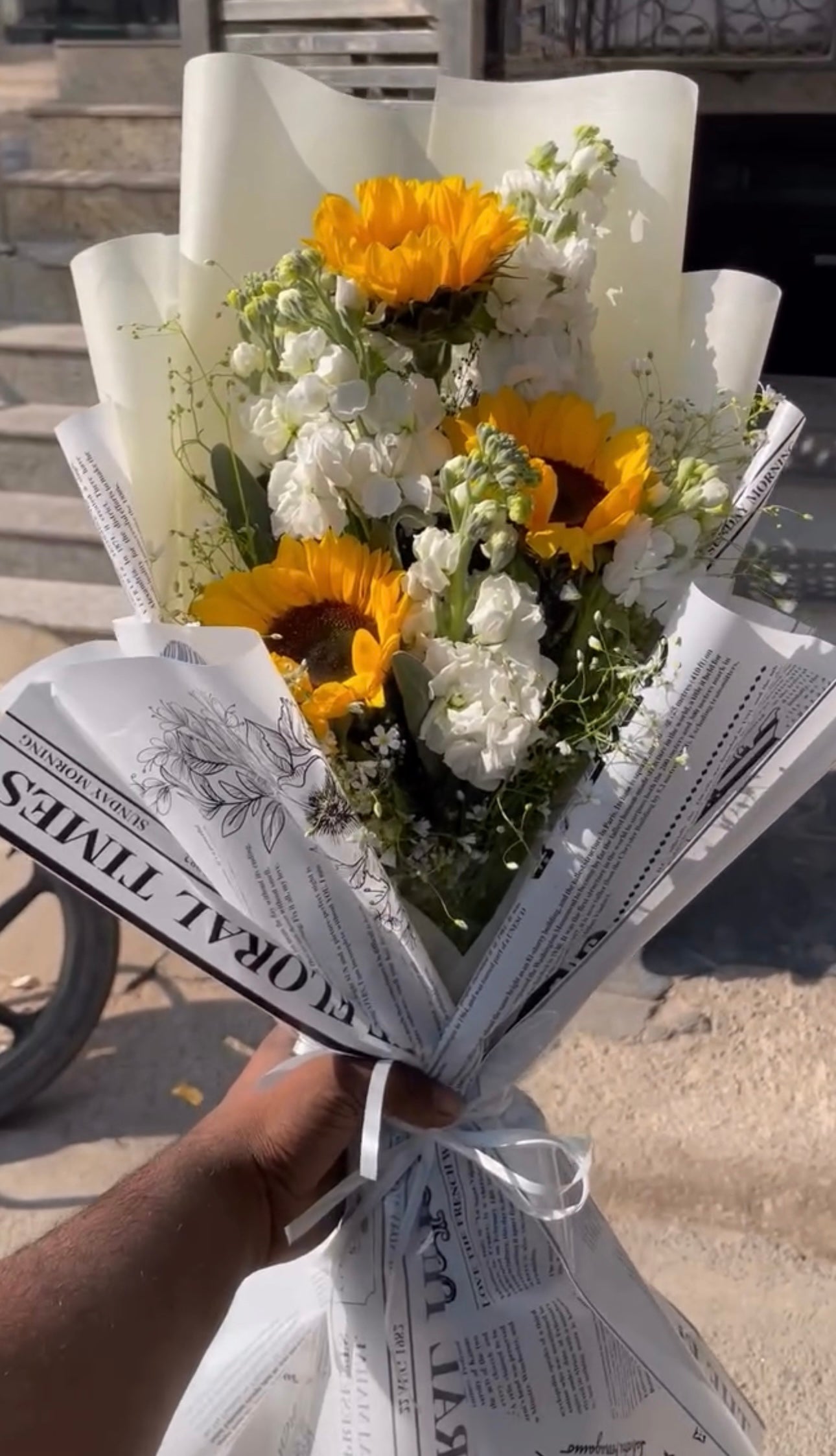 Premium Fresh Flowers Bouquet with Korean Sheets (Only deliverable in Delhi/NCR)
