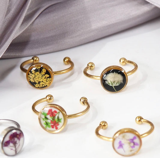 Rings with Real Flowers