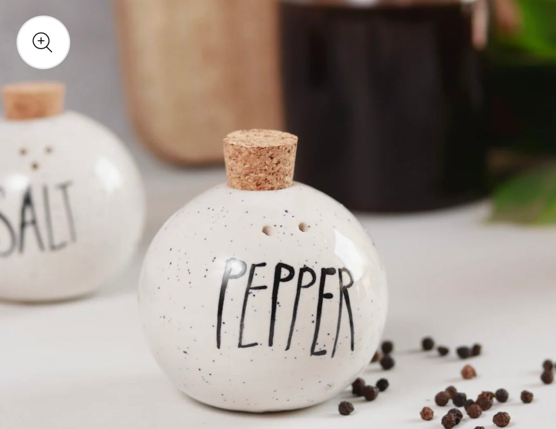 Cute Salt & Pepper Shaker Set with Cork