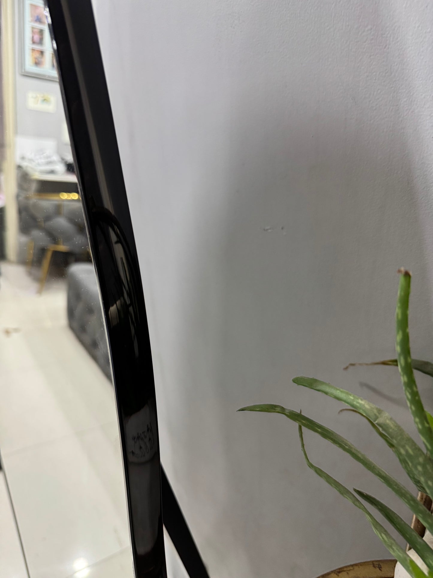 Aesthetic Blob Mirror with Sleek Frame - Only deliverable in Delhi/NCR