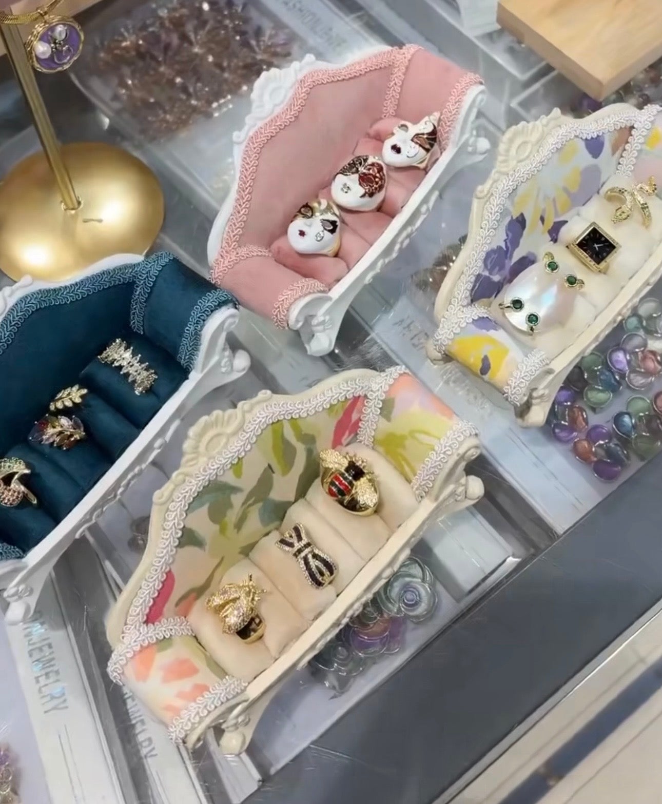 Exclusive Premium Woman Mannequin, Sofa, Stilettos & Ginkgo Frame - Jewelry Display Set of 4